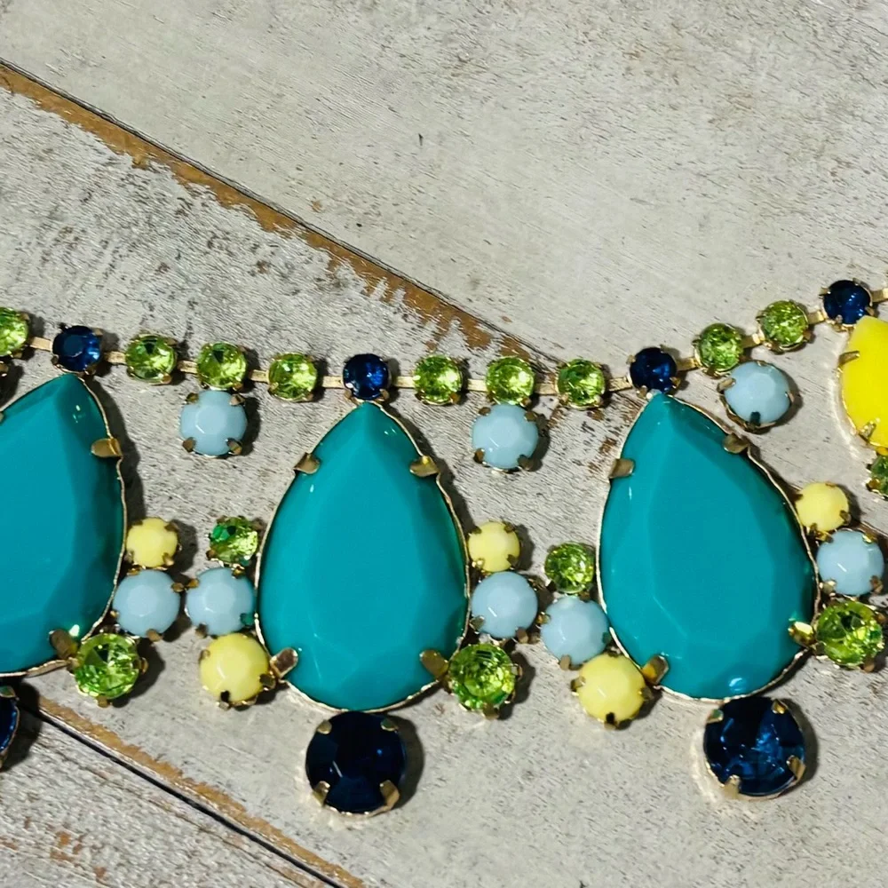 ❤️Lilly Pulitzer Spring Fling Crystal & Rhinestone Necklace - Picture 4 of 5